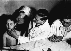 Йозеф Менгеле: Жуткие пытки детей и эксперименты нацистов над близнецами в Освенциме