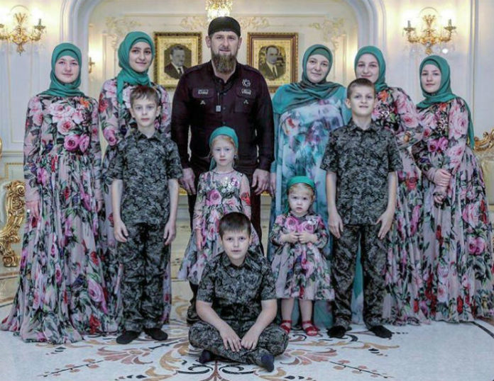 Дети Кадырова:  12 наследников главы Чечни (фото семьи)