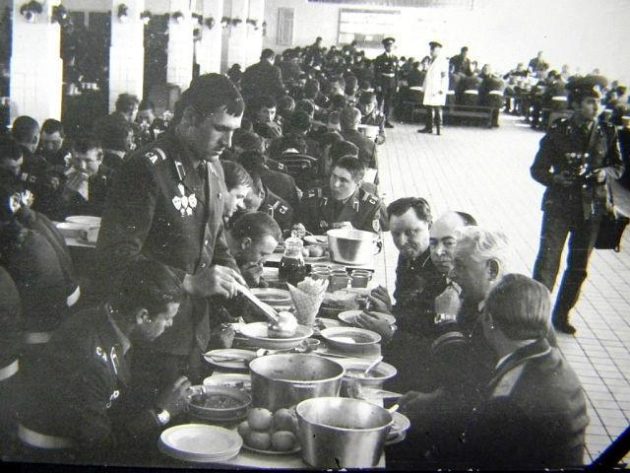 Чем кормили солдат в Советской армии