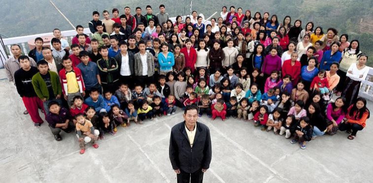 Самая большая семья в мире: 39 жён и 94 ребёнка