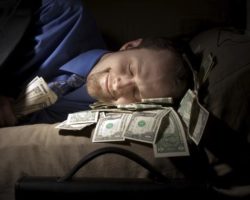 Найти деньги во сне: к чему это снится и что значит?