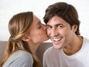 Виды поцелуев и их значение: Французский, в щечку, воздушный, засос, в нос, ухо или лоб