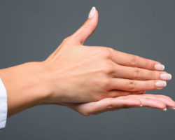 Женщины с указательным пальцем длиннее безымянного более склонны к изменам