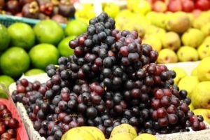 Какие фрукты можно есть с косточками? И почему