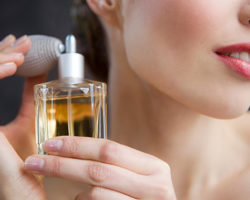 Любимый аромат женщины: о чём может рассказать выбранный ею парфюм?