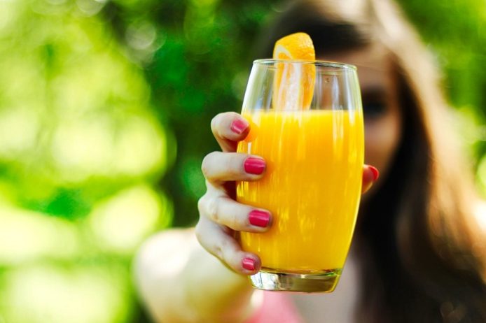 Чем полезен апельсиновый сок для здоровья